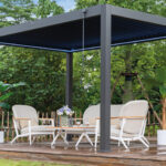 PERGO-LITE – PÉRGOLA MOTORIZADA DE ALUMINIO DE COLOR GRIS DE 3X4X2.4 MTS